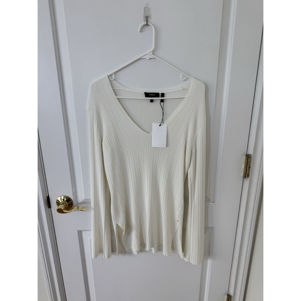 Theory V Neck Pullover Sweater Lustrate M Quiet Luxury Ribbed Classic NWT